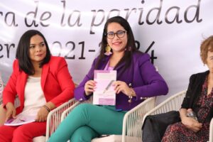 CONGRESO-PRESENTAN-LIBRO-1