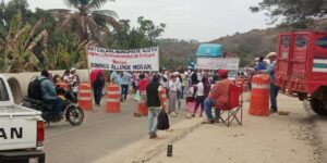 IGUALAPA El bloqueo en San Juan de los Llanos (1)