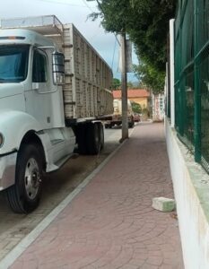 OME Camiones estacionados sobre la vía pública (1)