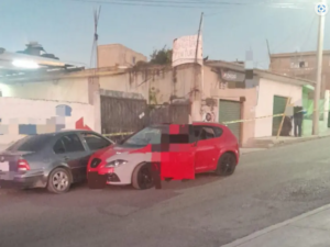 ROJA AUTO QUE CONDUCÍA