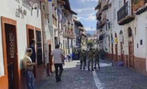 ROJA CALLE DE TAXCO