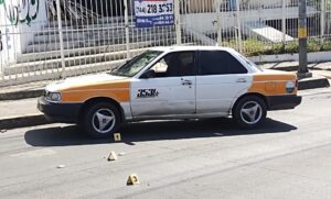 roja-el-taxi