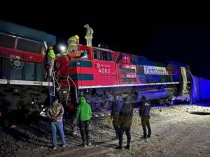 ROJA CHOQUE DE LOCOMOTORAS