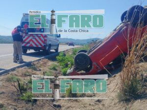 ROJA EL AUTO VOLCADO (2)