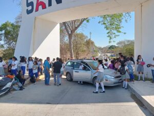 SAN-LUIS-BLOQUEANDO-EL-ARCO-DE-ACCESO-1