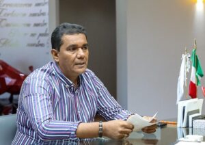 principal Efrén Adame Montalván
