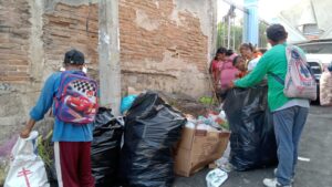 OME El personal limpiando (1)