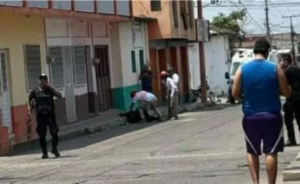 ROJA MATAN A DOS POLICÍAS