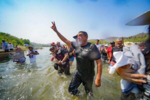 BOLETÍN FÉLIX SALGADO CRUZANDO EL RÍO (1)