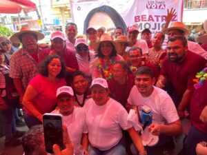CRUZ-GRANDE-Lupita-Villalba-en-Cruz-Grande-1