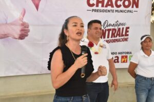 OME Claudia Basilio junto a Rigo Chacón