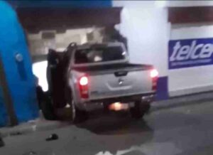 ROJA ATROPELLA A PISTOLERO