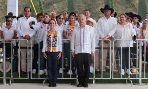 NACIONAL CLAUDIA Y AMLO