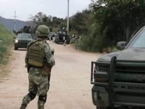 ROJA MILITARES EN BACALAR
