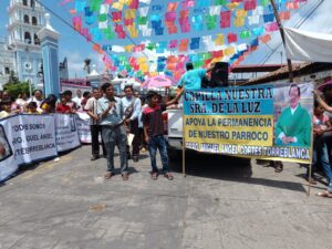 OME MARCHA EN FAVOR DE PÁRROCO (1)
