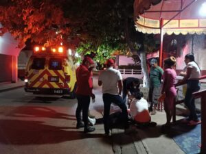 ROJA AL MOMENTO DE SER ATENDIDO (2)