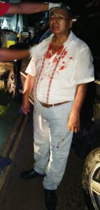ROJA EL HERIDO SIENDO ATENDIDO (1)