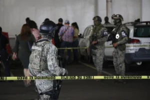 ROJA MUERE POLICÍA