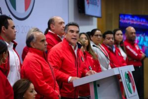 estado-El-senador-junto-a-Alito-Moreno