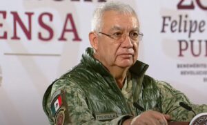 roja-Ricardo-Trevilla-Trejo