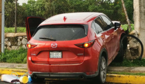 roja su camioneta mazda