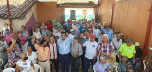OME EFRÉN ADAME CON LOS ADULTOS