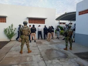 ROJA MILITARES