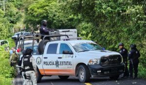 roja autoridades en el lugar