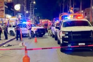 roja policias en el lugar 1