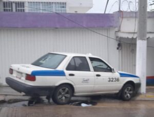 ROJA EL COCHE QUE CONDUCIA