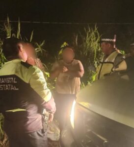 ROJA LAS MUJERES DETENIDAS (1)