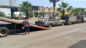 MARQUELIA Retirando autos chatarra (1)
