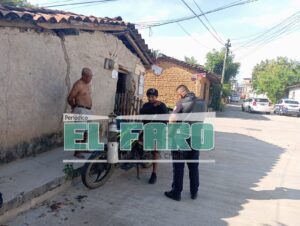 ROJA EL CONDUCTOR DE LA MOTO