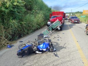 ROJA LA MOTO Y LA CAMIONETA (2)