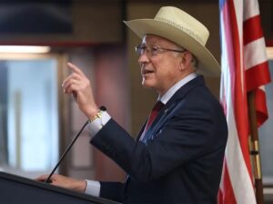 nacional ken salazar