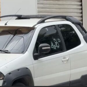 roja su vehiculo