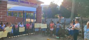 IGUALAPA INCONFORMES EN L ESCUELA