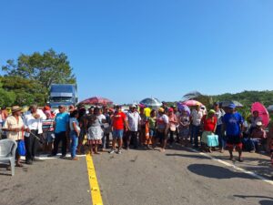 JUCHITÁN BLOQUEO EN AGUA ZARCA (1)