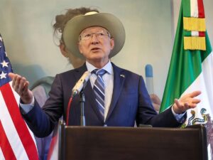 NACIONAL KEN SALAZAR