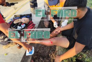 ROJA EL JOVEN SIENDO AUXILIADO (1)