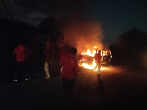 ROJA EL VEHÍCULO (2)