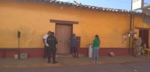 ROJA SU CASA (3)
