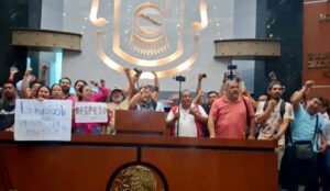 estado reporteros toman tribuna