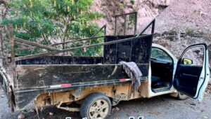 ROJA SU CAMIONETA