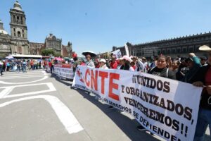 PRINCIPAL MITIN EN EL ZOCALO