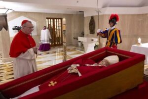 NACIONAL FUNERAL DEL PAPA