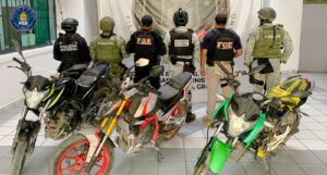 roja las motos