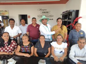 OME EL REGIDOR CON LOS MAESTROS (1)