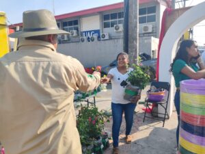 OME LA ENTREGA DE PLANTAS (1)