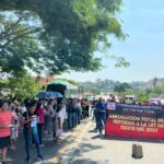 CETEG realiza bloqueo intermitente en San Juan de los Llanos